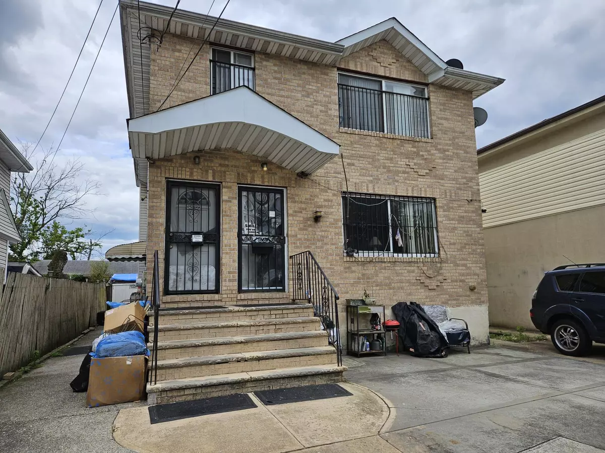 Jamaica, NY 11436,14008 Foch BLVD