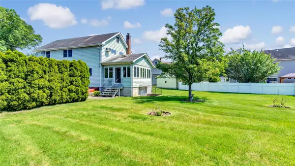 Bayville, NY 11709,38 Perry AVE