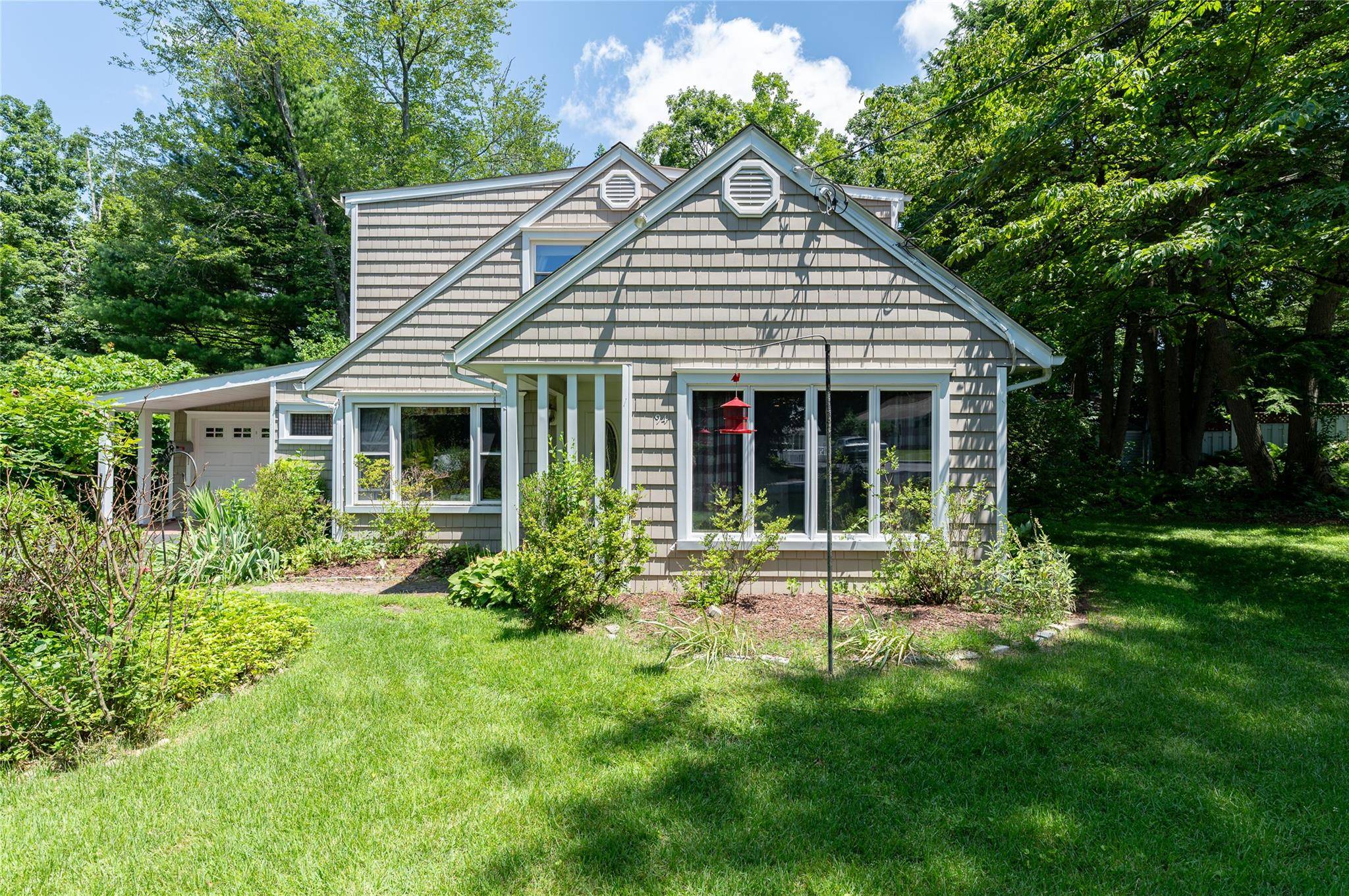 Mount Kisco, NY 10549,94 East WAY