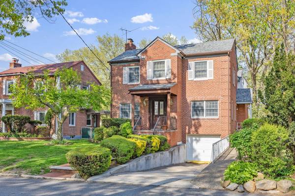 Holliswood, NY 11423,8649 Dunton ST