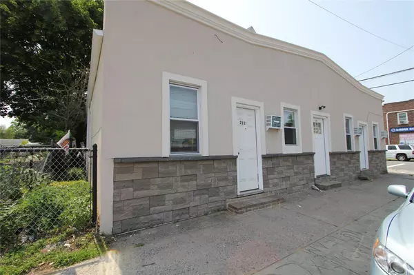 Hempstead, NY 11550,211-C S Franklin ST