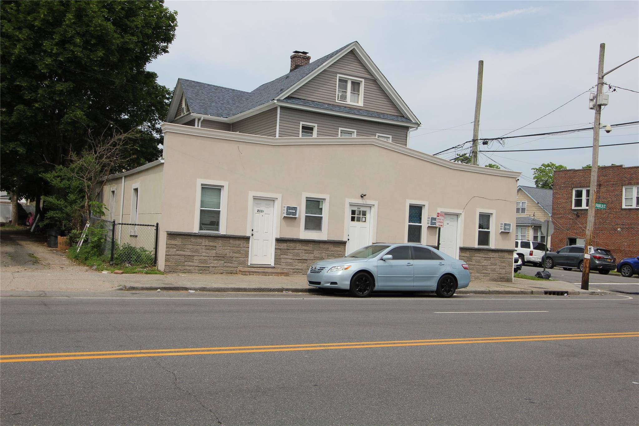 Hempstead, NY 11550,211-C S Franklin ST