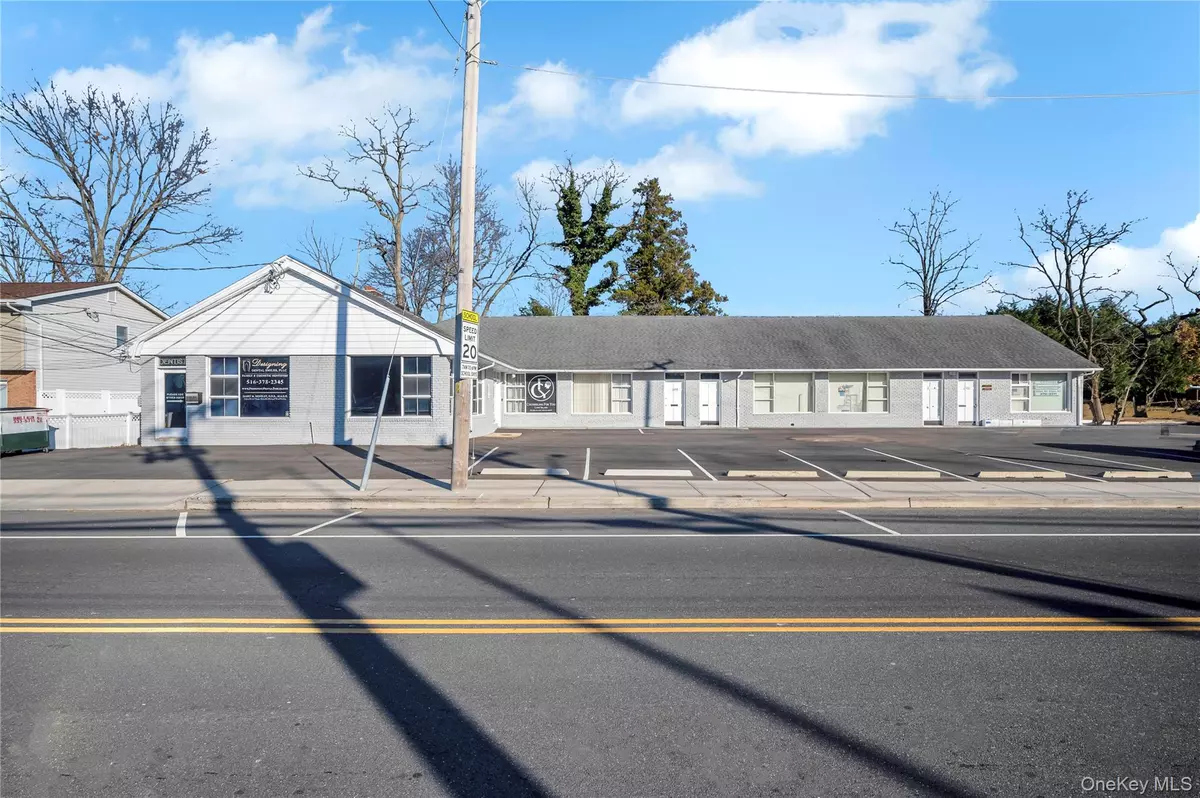 Merrick, NY 11566,1695 Merrick AVE #1695