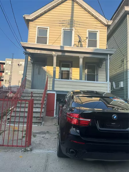 144 Waverly ST, Yonkers, NY 10701