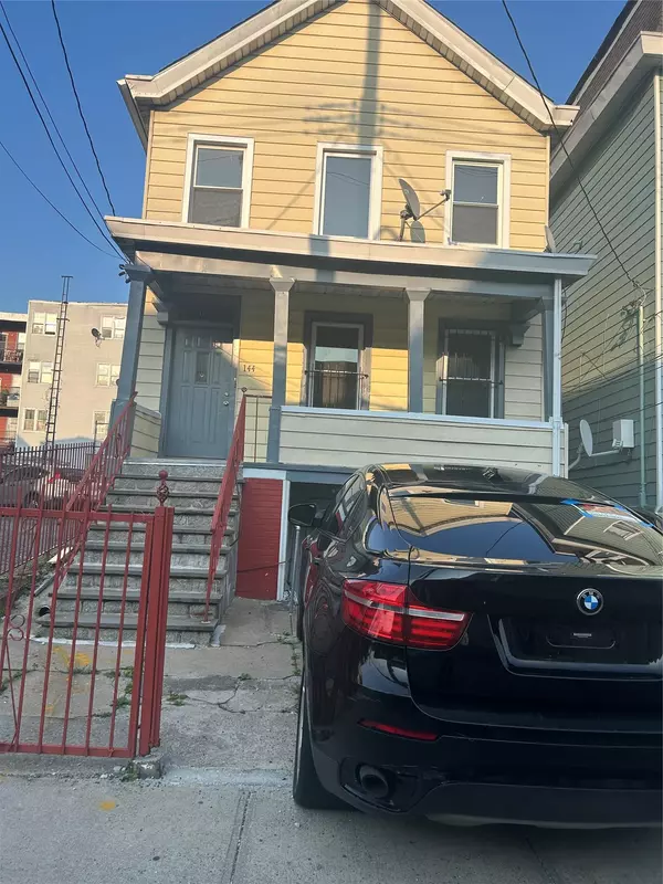 144 Waverly ST, Yonkers, NY 10701