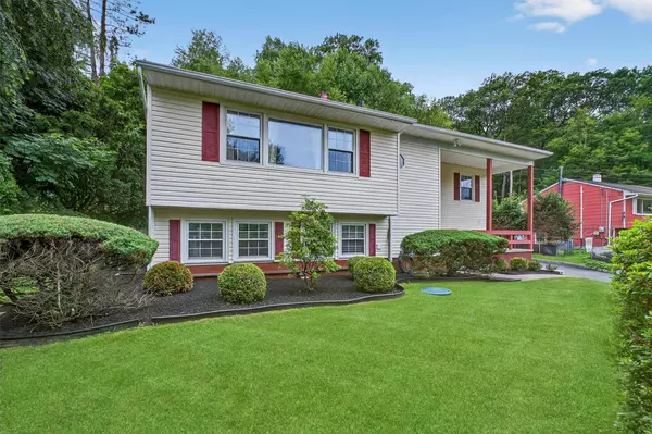 Carmel, NY 10512,69 Crafts RD