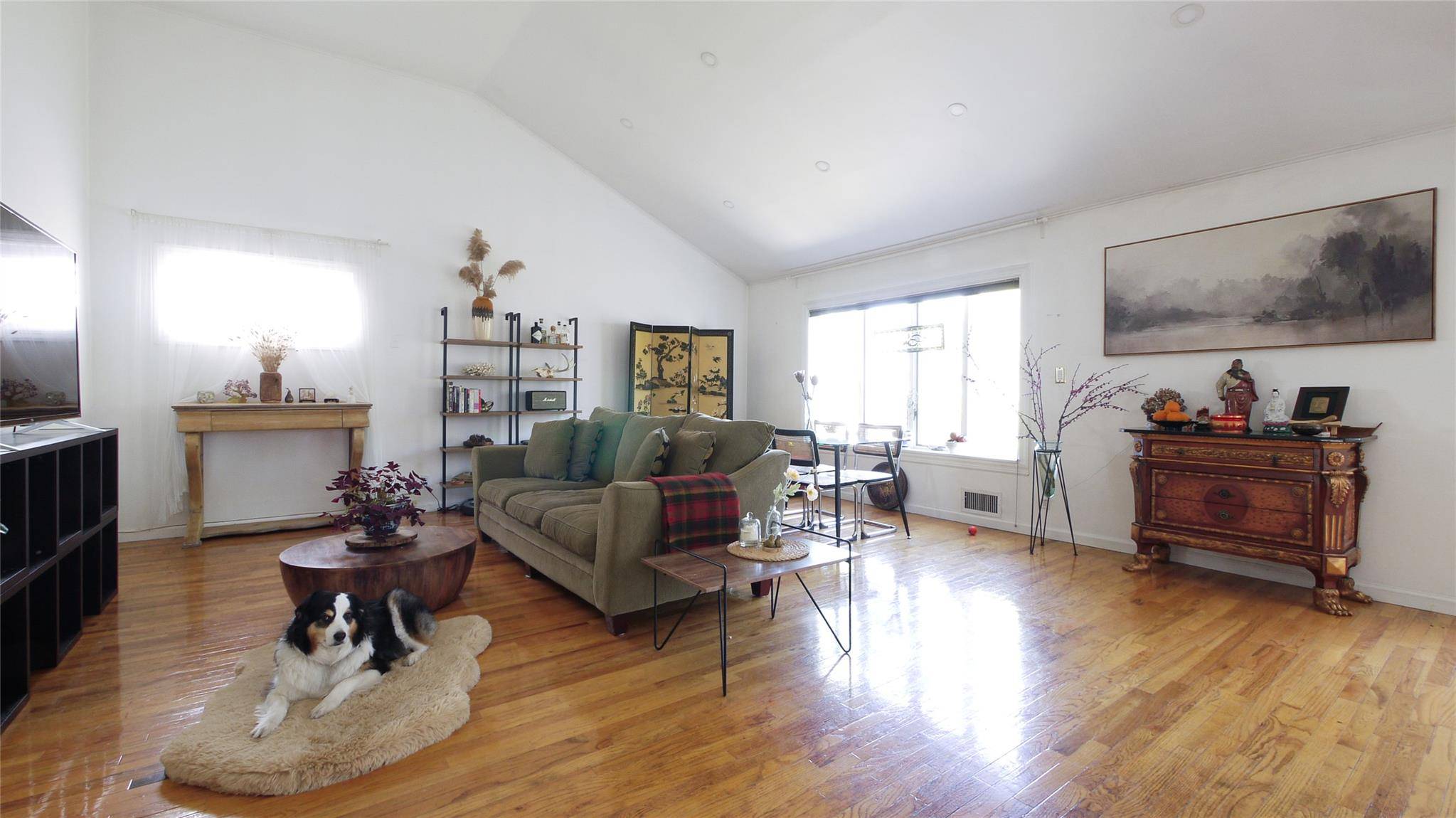 1651 201st ST, Bayside, NY 11360