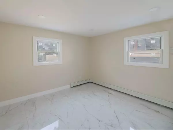 Westbury, NY 11590,935 Prospect AVE
