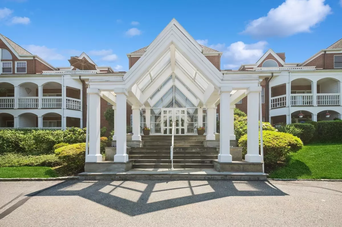 Briarcliff Manor, NY 10510,333 North State RD #20