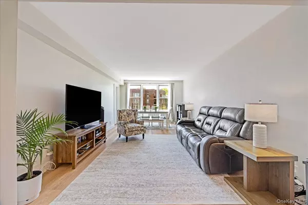 2736 Independence AVE #6C, Bronx, NY 10463