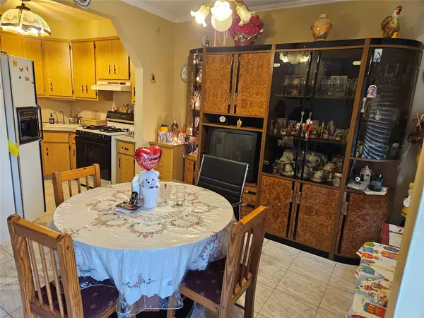 Whitestone, NY 11357,199-06 24th RD