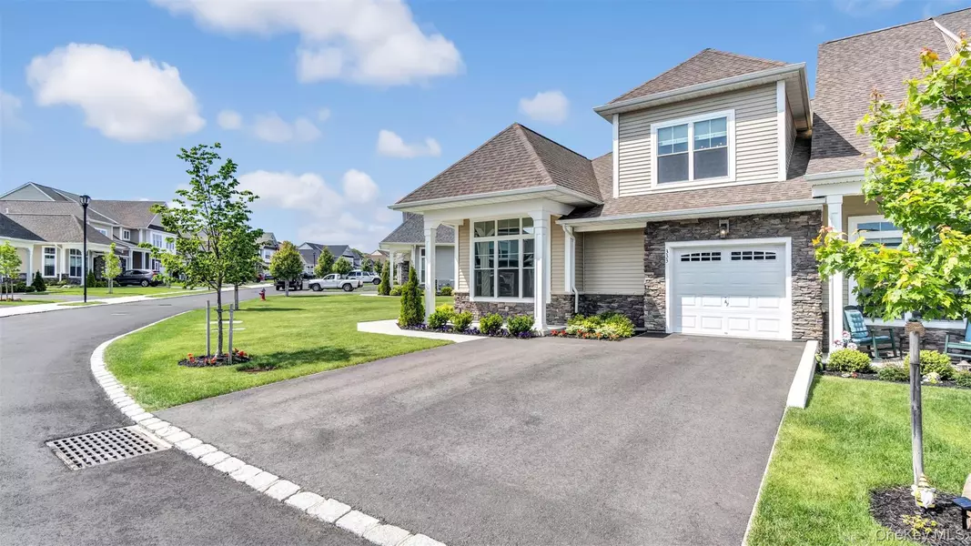 333 Wavell AVE, Yaphank, NY 11980