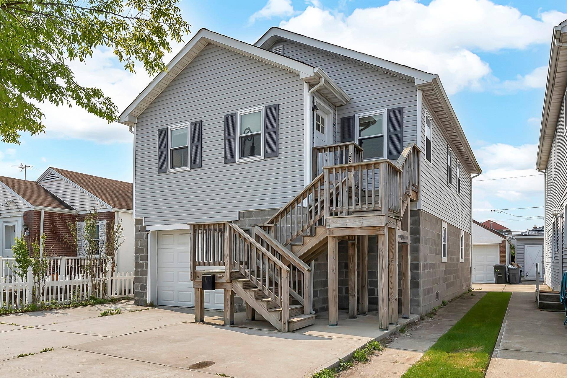 Long Beach, NY 11561,228 E Market ST