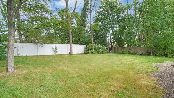 Bellport, NY 11713,623 Meade AVE