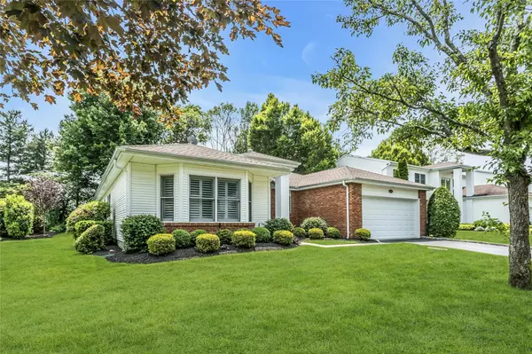 Commack, NY 11725,165 Country Club DR