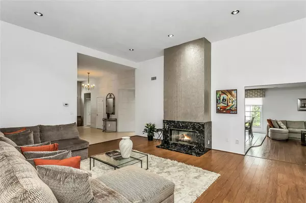 Commack, NY 11725,165 Country Club DR