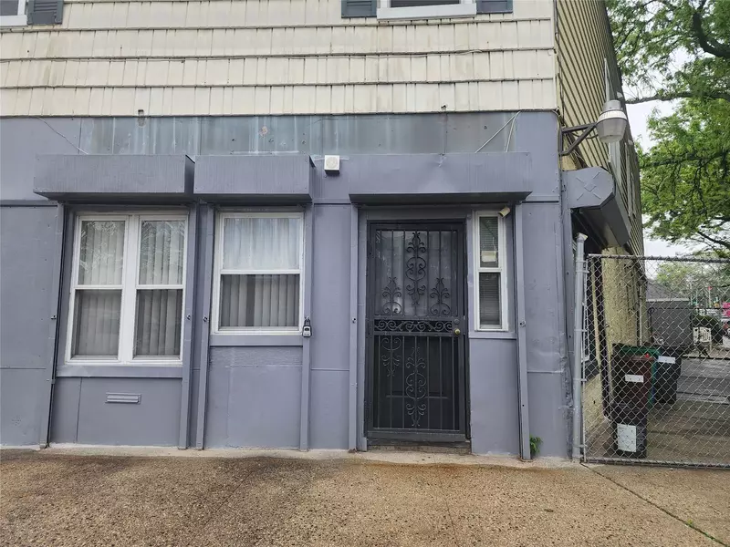 6022 Flushing AVE, Maspeth, NY 11378
