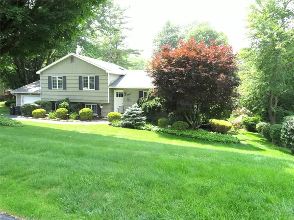 Yorktown Heights, NY 10598,2485 Pine Grove CT