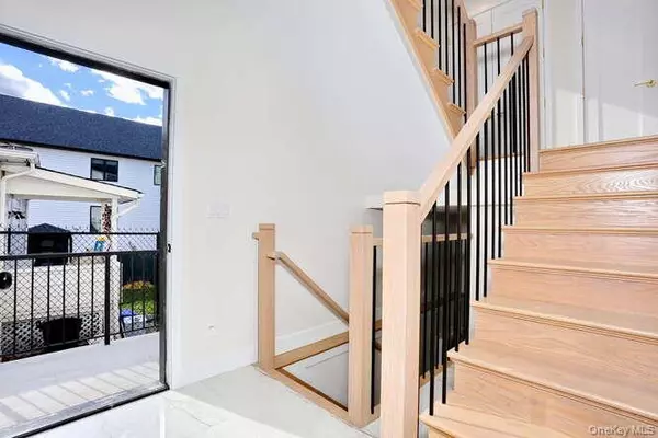 Spring Valley, NY 10977,79 S Madison AVE #213