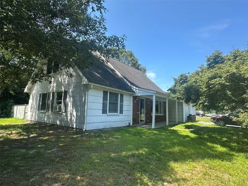 2 Hamilton CT, Coram, NY 11727