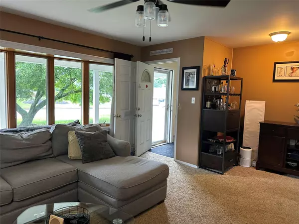 Coram, NY 11727,2 Hamilton CT