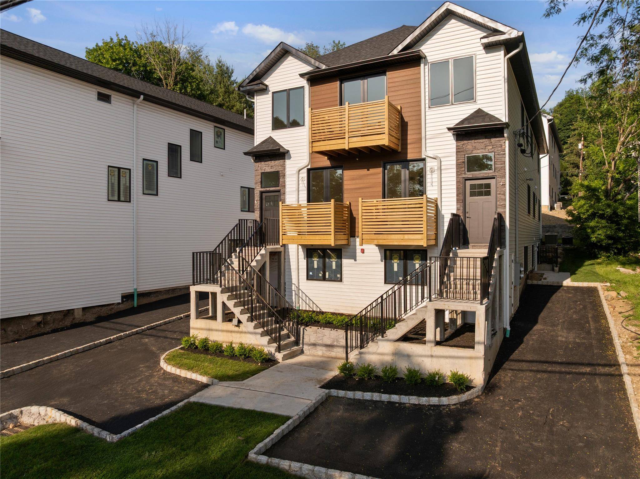 Spring Valley, NY 10977,10 Memorial Park DR #110