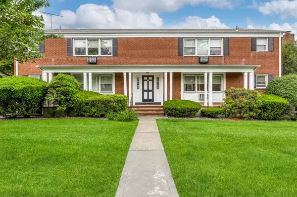 29 Bon Aire Circle #8212, Suffern, NY 10901