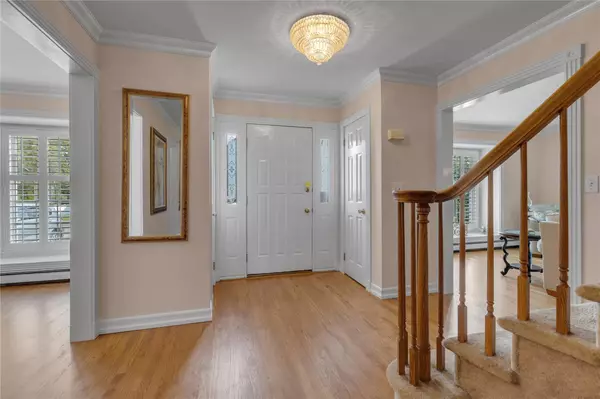 Holbrook, NY 11741,5 Jay LN