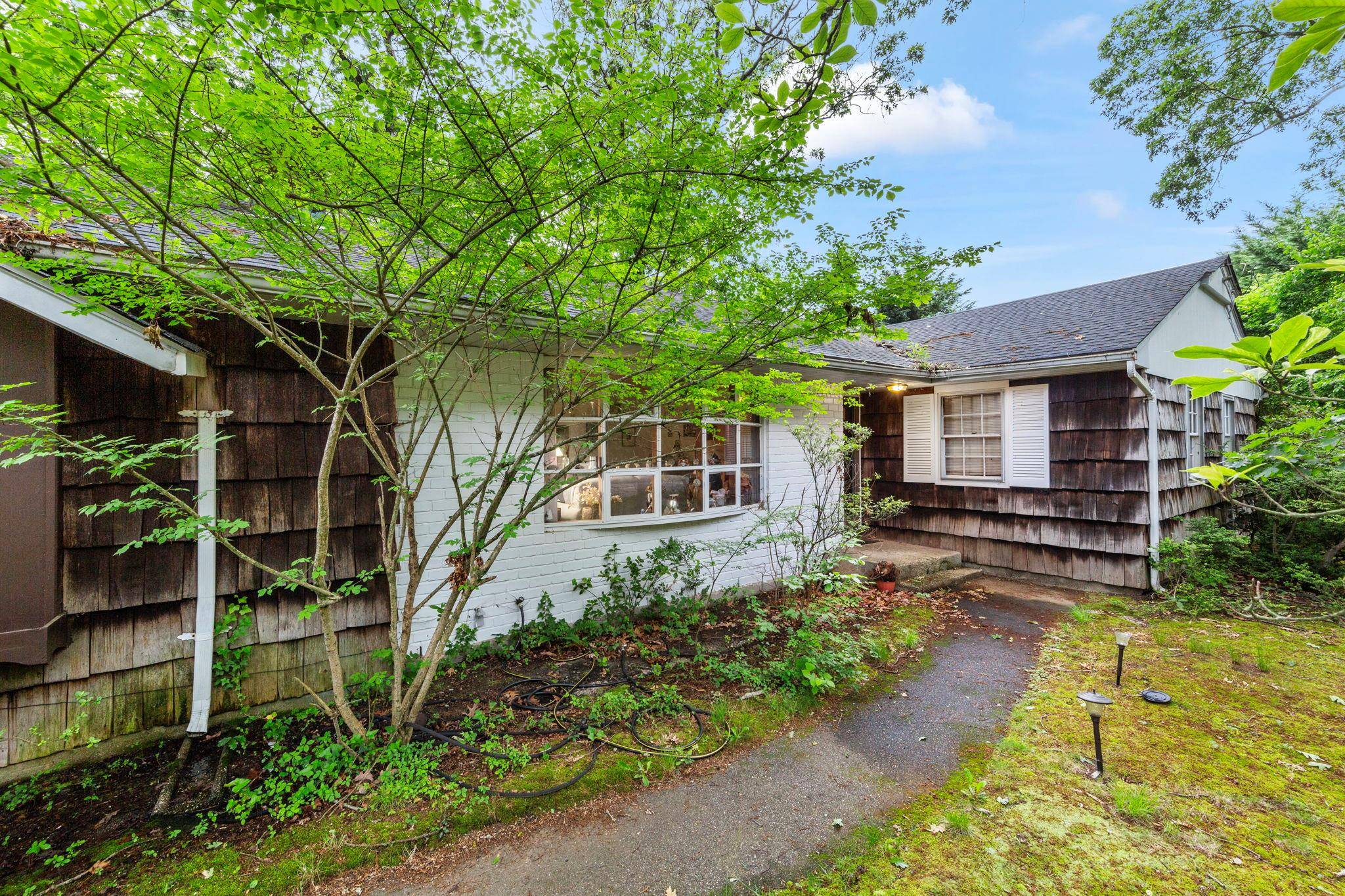 Great River, NY 11739,252 Great River RD