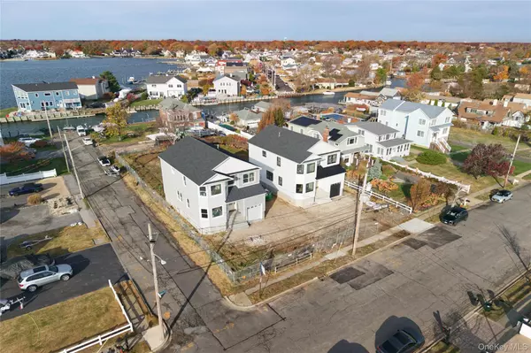 Massapequa, NY 11758,101 Clocks BLVD