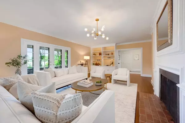 Scarsdale, NY 10583,24 Eton RD