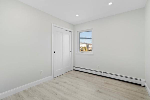 Seaford, NY 11783,2850 Shore RD