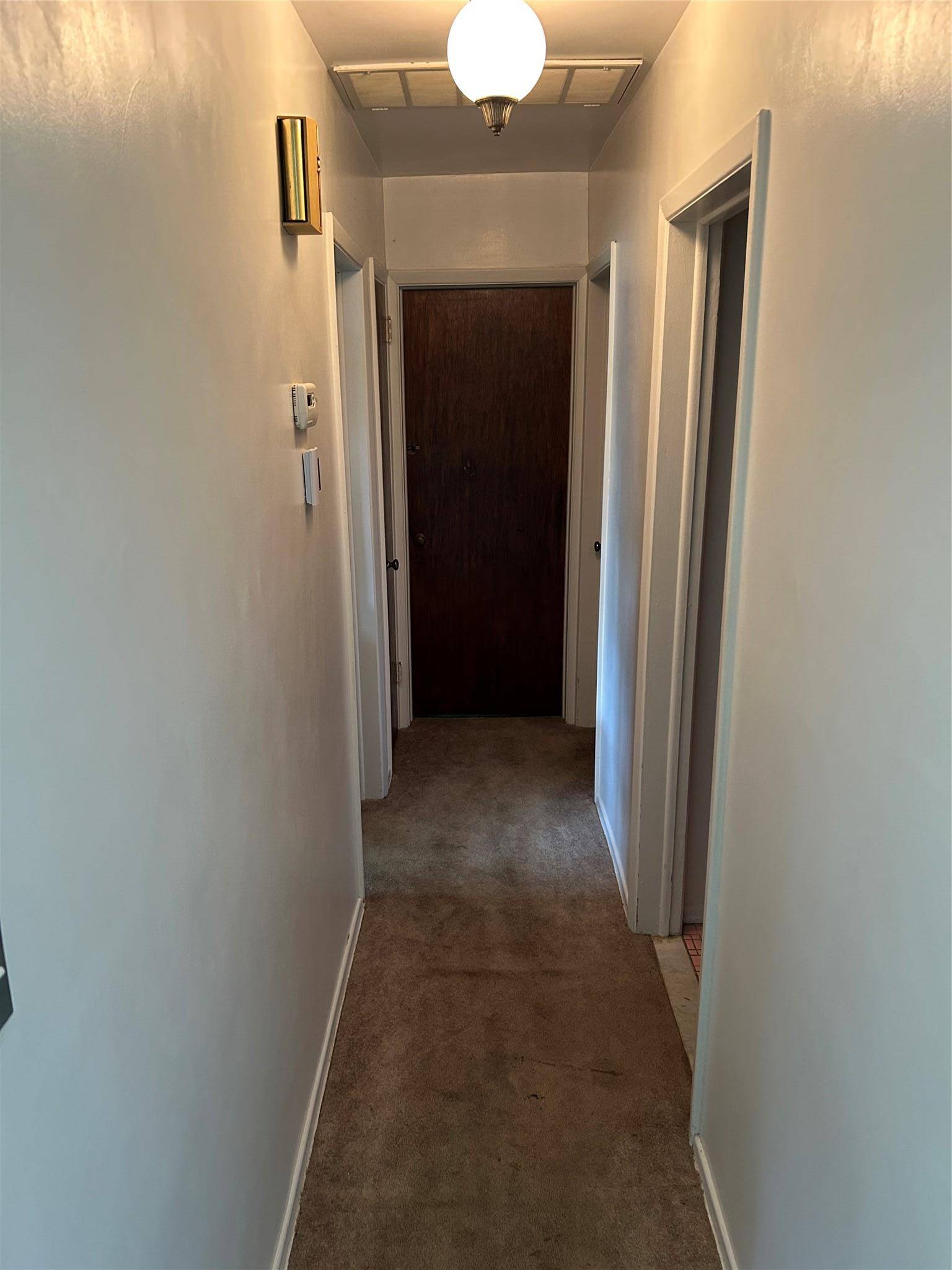 Glen Cove, NY 11542,21 Stillman RD