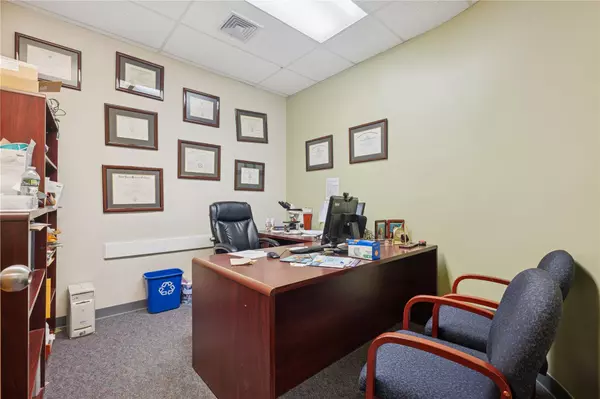Merrick, NY 11566,2209 Merrick RD #100