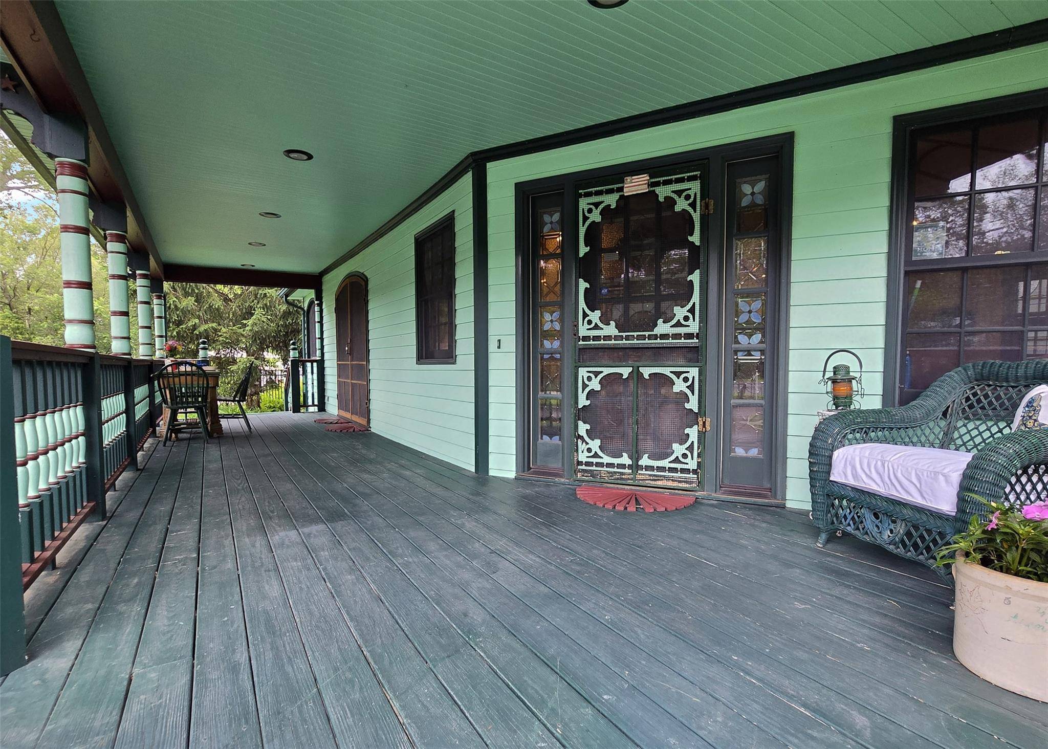 Selden, NY 11784,25 Oakdale AVE