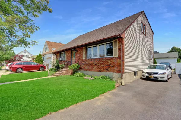 New Hyde Park, NY 11040,104 S 3rd ST