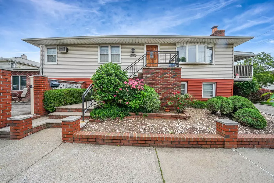 15951 160th AVE, Howard Beach, NY 11414