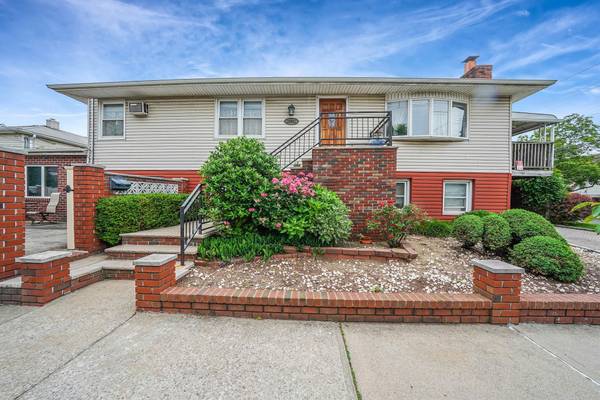 15951 160th AVE, Howard Beach, NY 11414