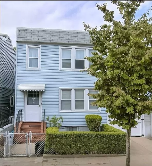 125-03 13th AVE, College Point, NY 11356