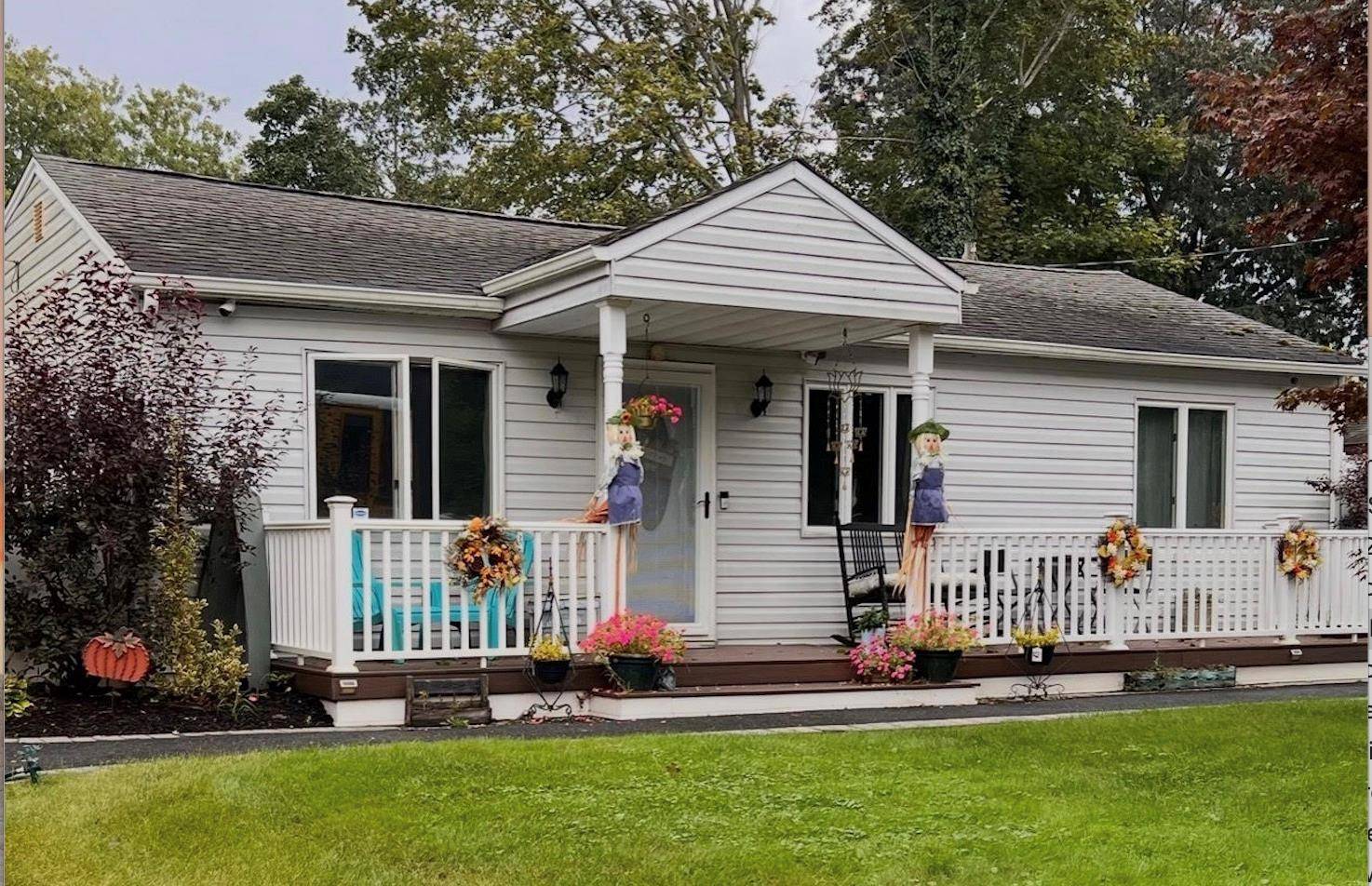 115 Dahlia DR, Mastic Beach, NY 11951