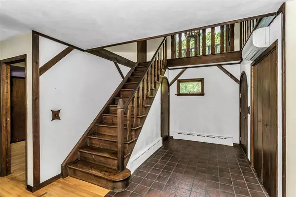 Melville, NY 11747,188 Bagatelle RD