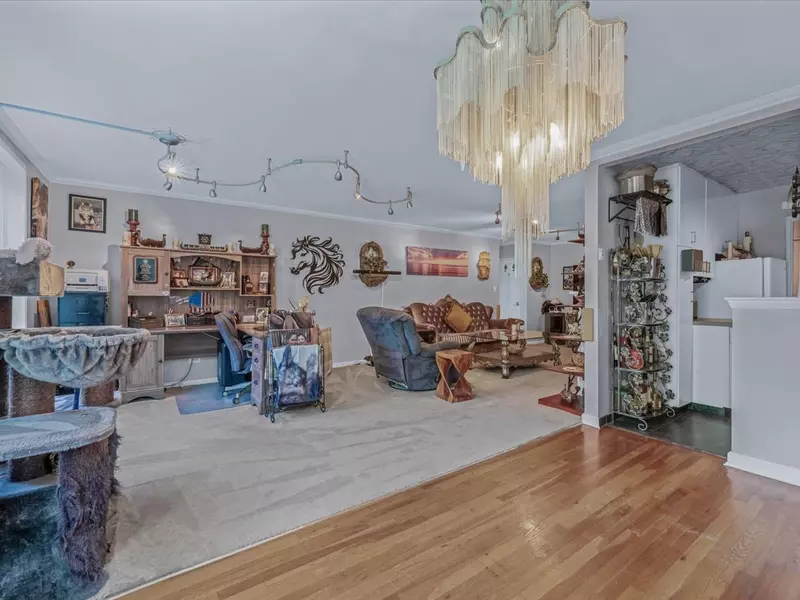 241-20 Northern BLVD #6J, Little Neck, NY 11362
