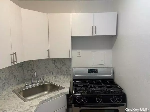 Kew Gardens, NY 11415,83-60 118th ST #7K