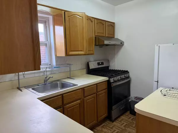 Elmhurst, NY 11373,51-21 Goldsmith ST