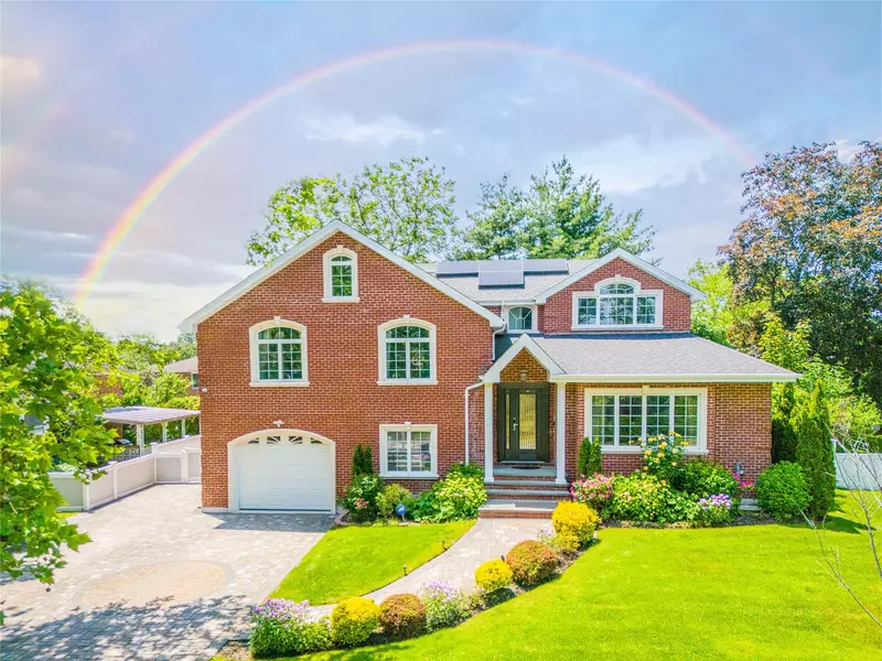 151 Birch DR, Manhasset Hills, NY 11040