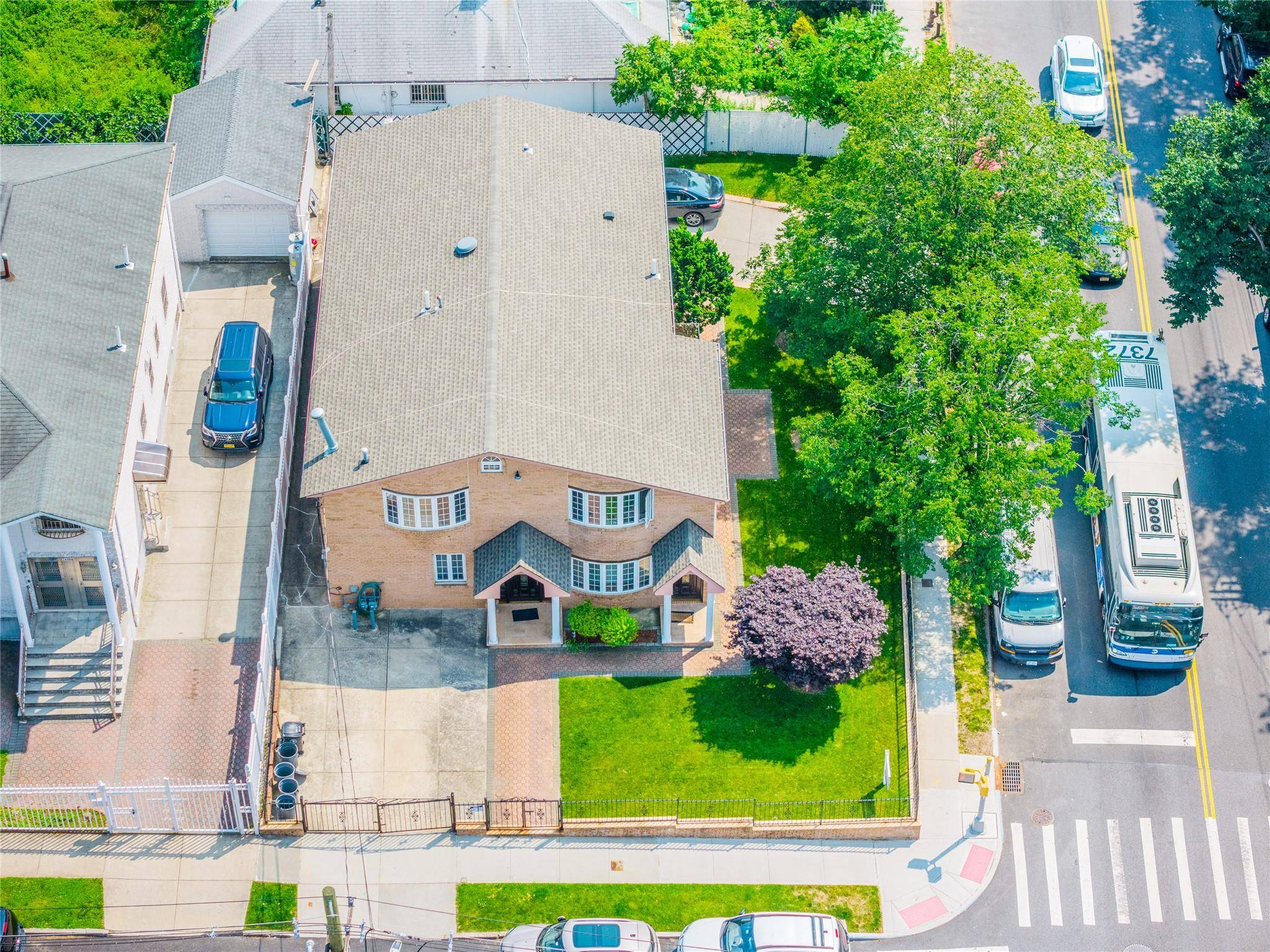 Whitestone, NY 11357,145-04 21 AVE