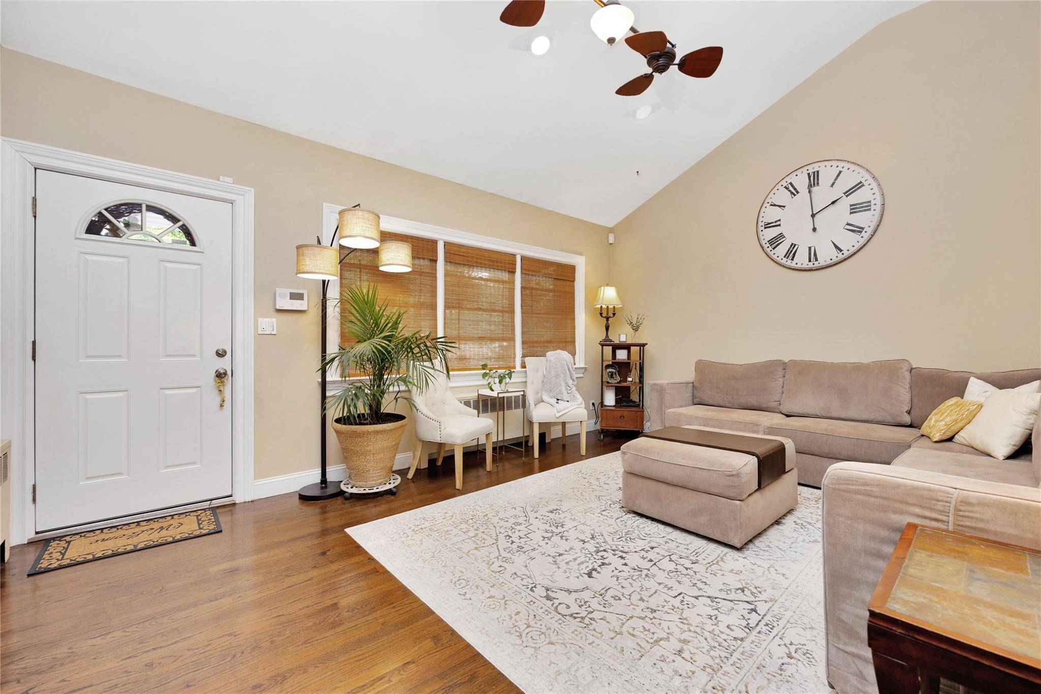 South Huntington, NY 11746,16 Capitol PL