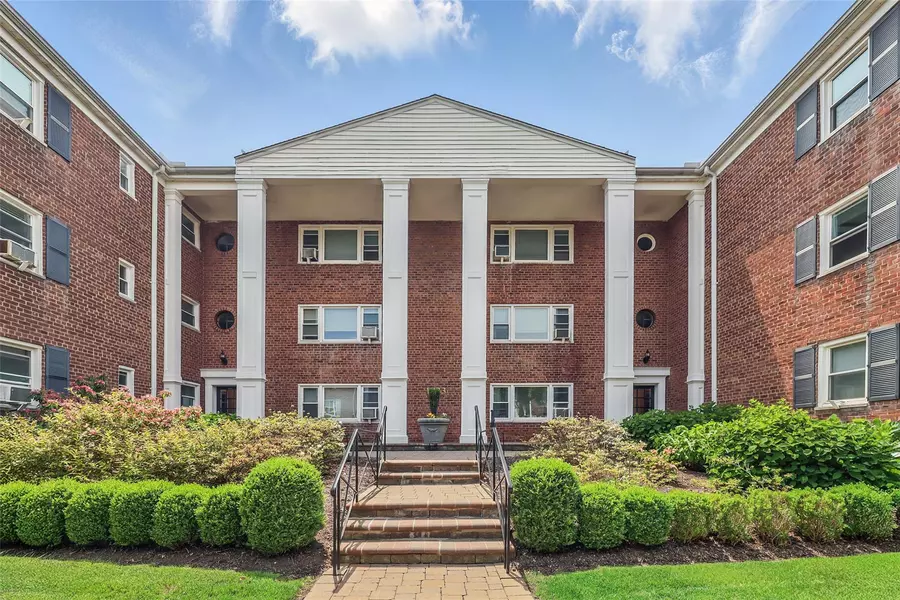 1833 Palmer AVE #2C, Larchmont, NY 10538