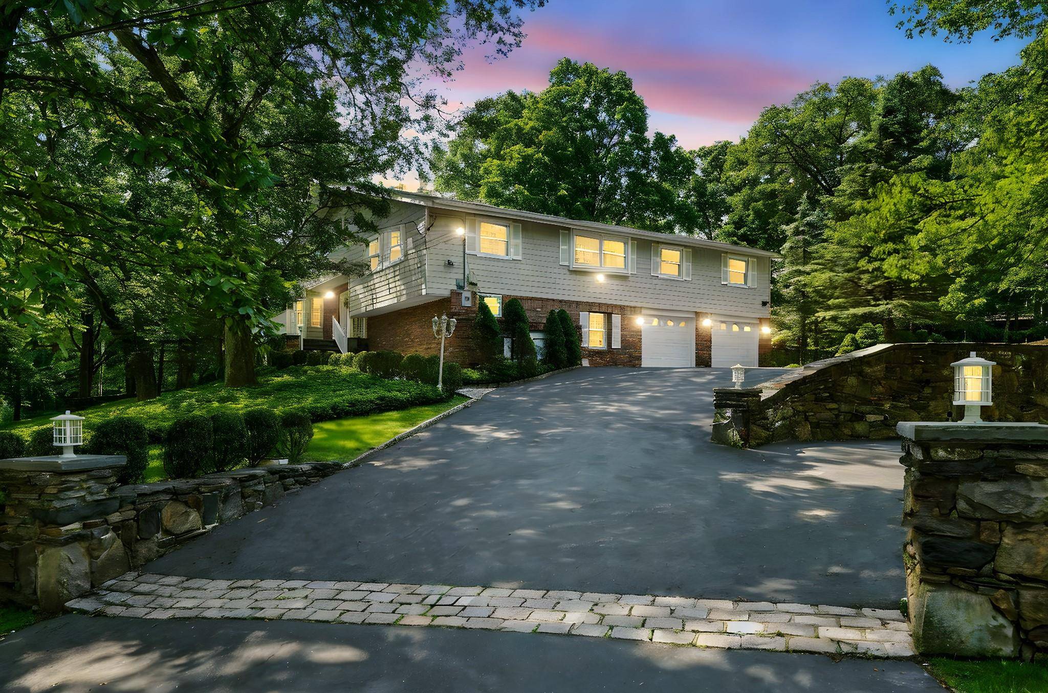 125 Park LN, West Harrison, NY 10604