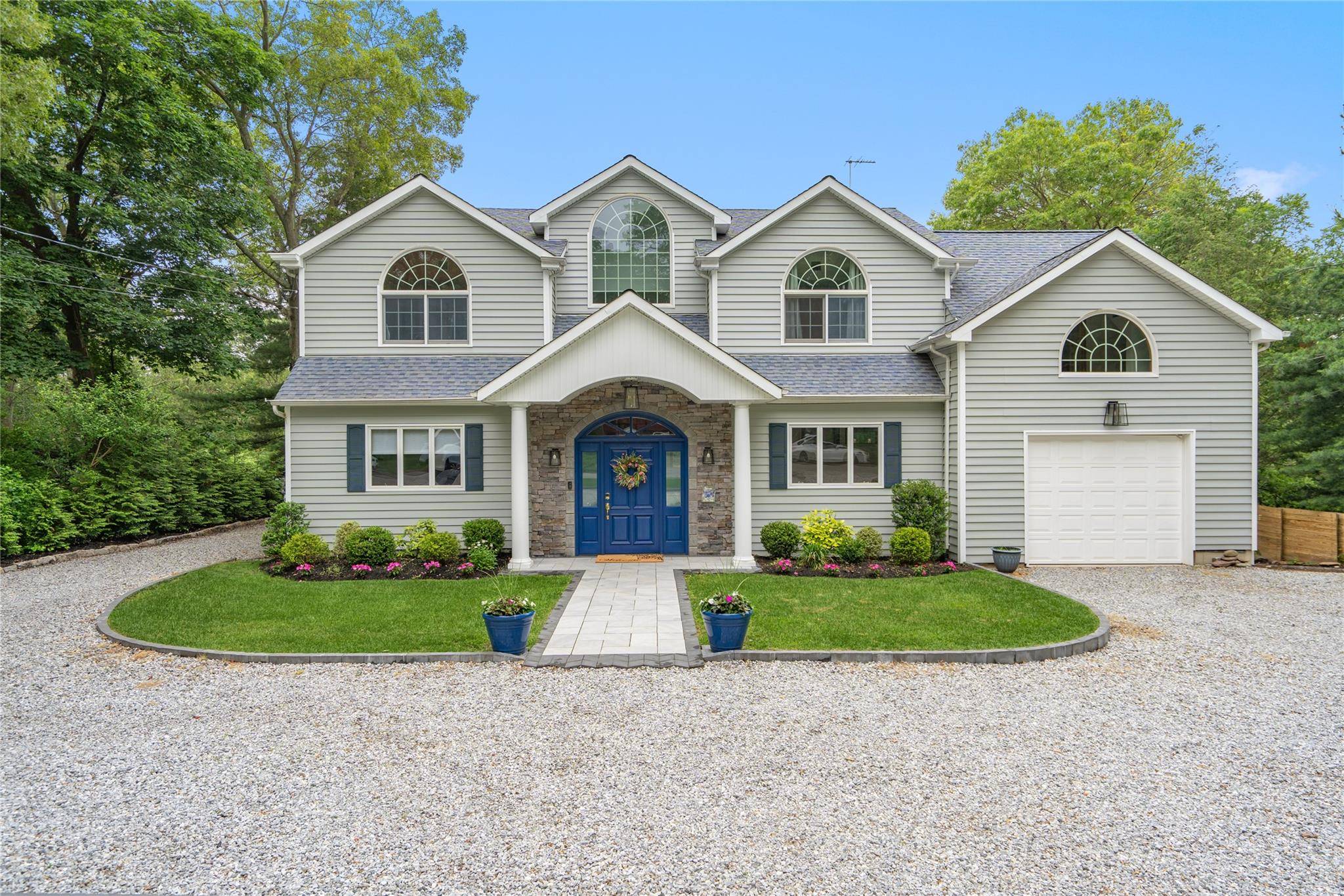 22 Churchill, Smithtown, NY 11787